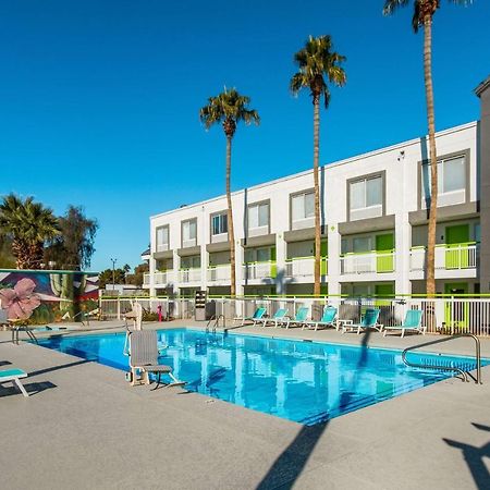 Revival Scottsdale Studios Экстерьер фото