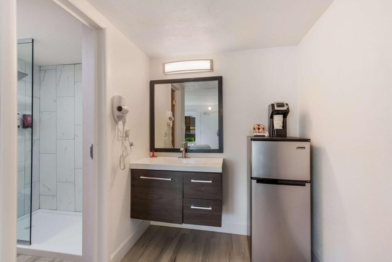 Revival Scottsdale Studios Экстерьер фото